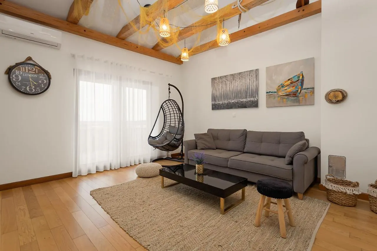 Apartments Cesare With Shared Pool Ližnjan