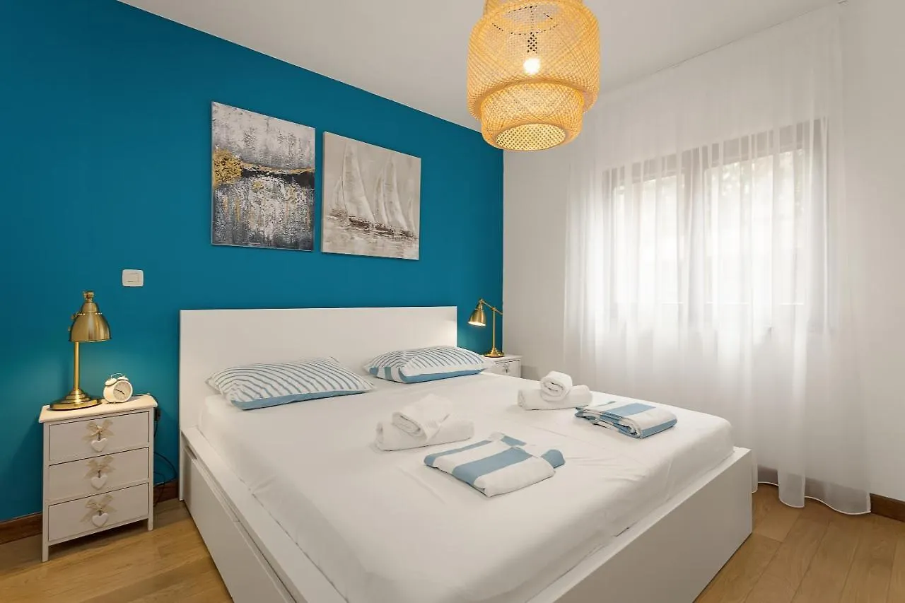 Apartments Cesare With Shared Pool Ližnjan