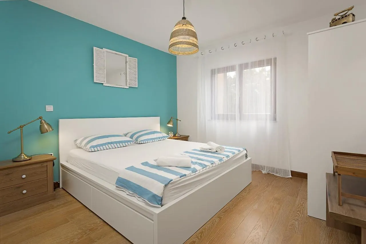 Apartments Cesare With Shared Pool Ližnjan Croatie