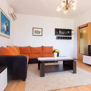 Andrea V Apartment Krk Town
